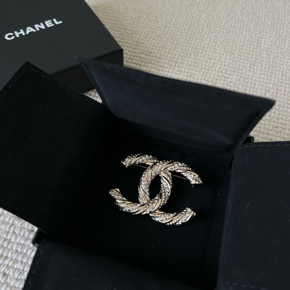 CHANEL 2014 CC Rhinestone-embellished Brooch